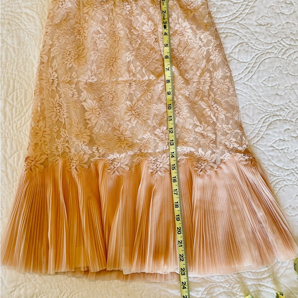 1950’s Elegant Lace Pleated Skirt - Peach